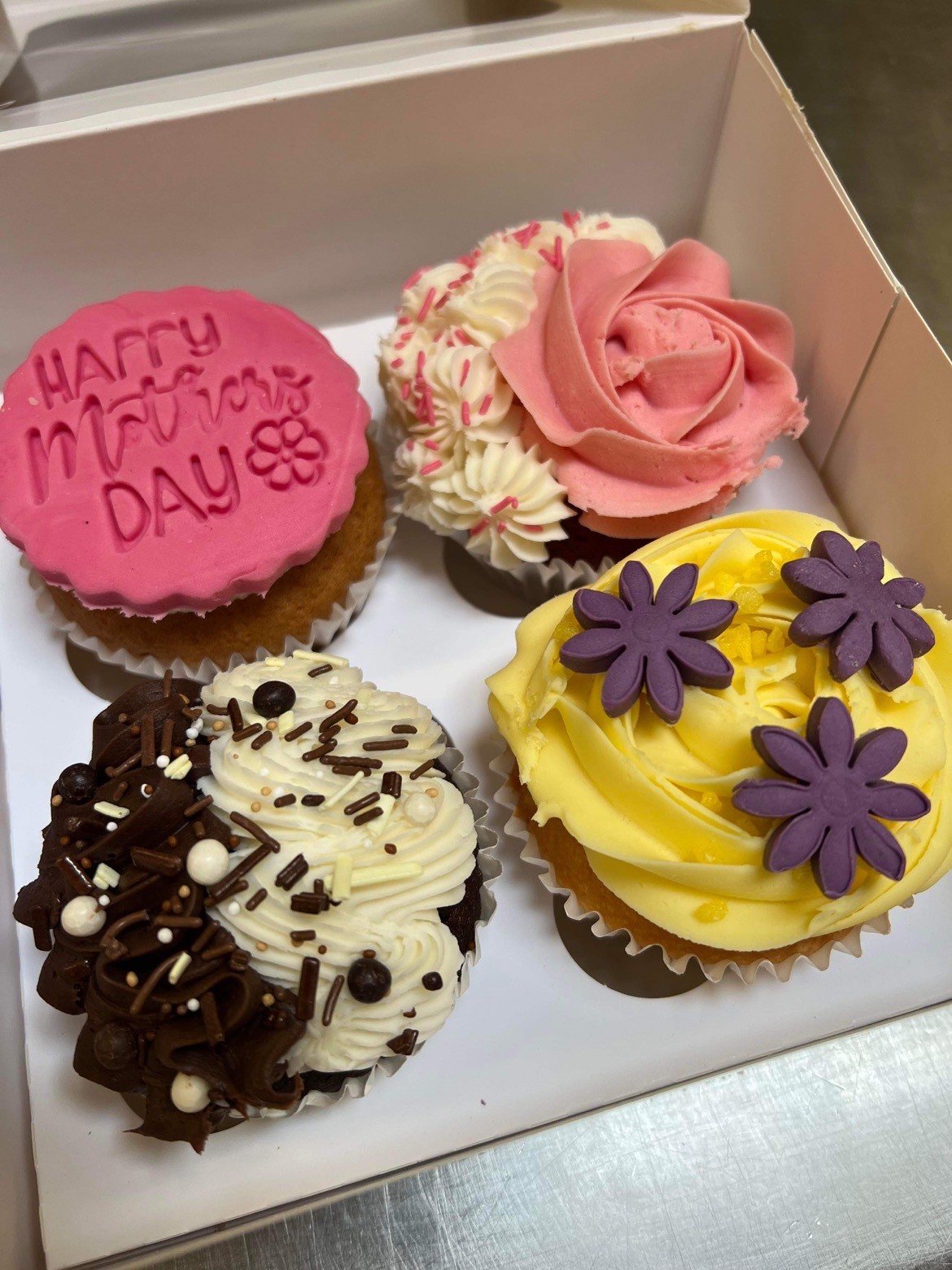 Mother’s Day Cupcake Box